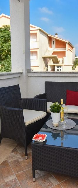 Apartment Kety Novalja