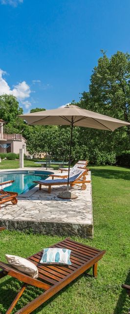 House Morena s bazenom Tinjan