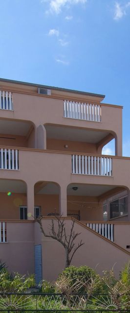 Apartment Krešo Tkon