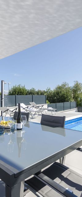 Apartment Adriatic with pool Vodice