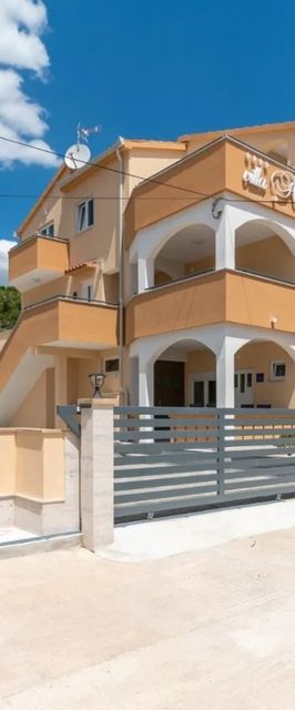 Apartments Lux 3 Marina