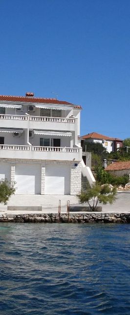 Apartments Miranda Vinisce