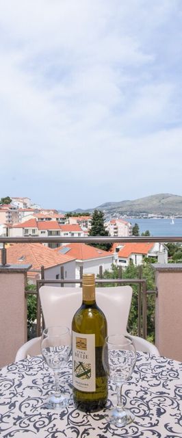 Apartment Eli Okrug Gornji