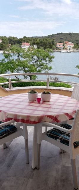 Apartments Marijan Veli Rat