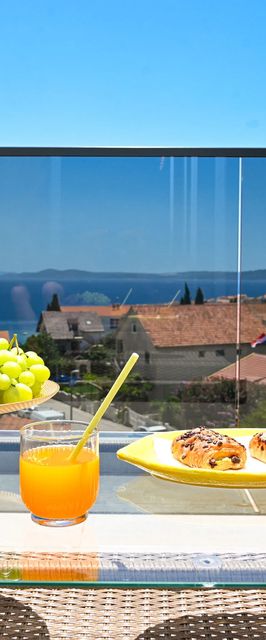 Apartments Diva Okrug Gornji