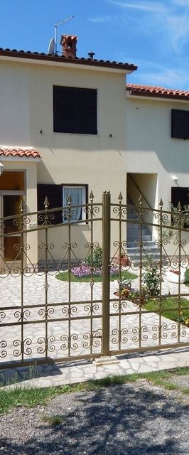 Apartments Zdravko Fazana