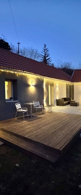 Házikó a város felett Pécs