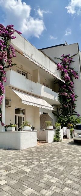 Apartments Jure Makarska