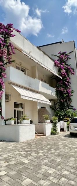 Apartments Jure Makarska