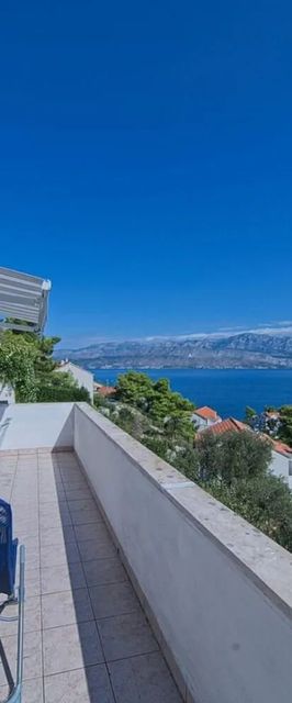 Apartment Pavlo Postira