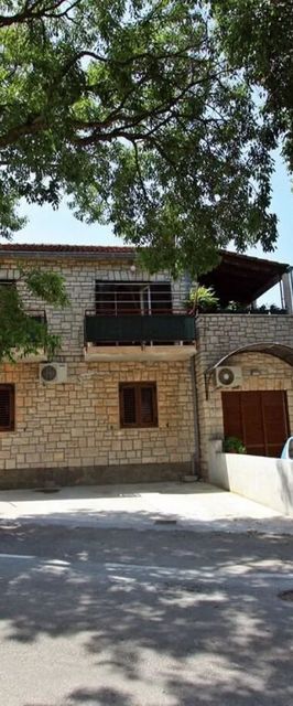 Apartment Neri Supetar