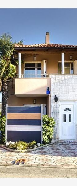 Apartmani Adelle Srima