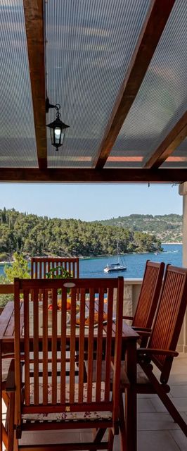 House Vers Vela Luka