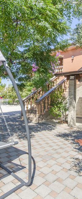 Apartments Lovely Courtyard Vir