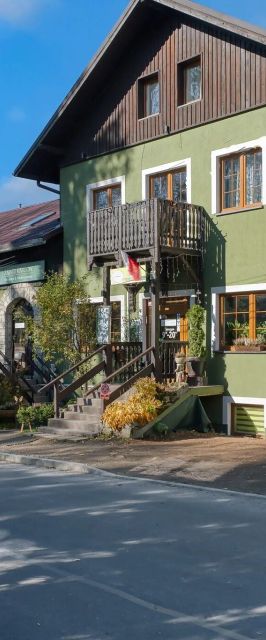 Zajazd Karłów Restauracja &Pokoje Gościnne