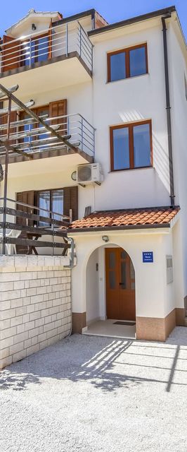 Apartments Mareni Razanj