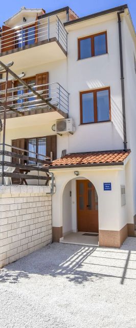 Apartments Mareni Razanj