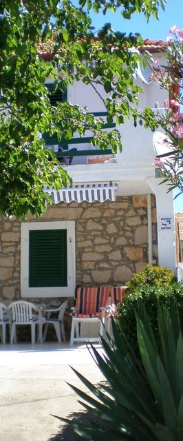 Apartments Tonci Kali