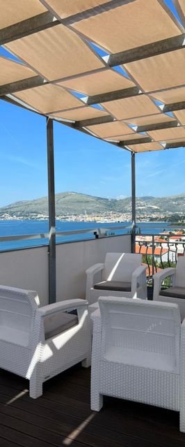 Apartment Violet Okrug Gornji