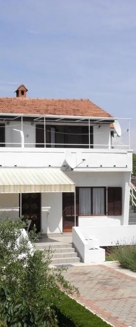 Apartments Kuce Ugljan