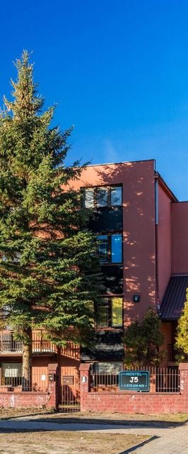 Hostel J5