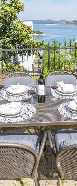 Apartment Kiara near the beach Bilo