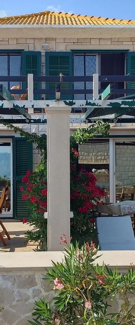 Apartment Ennio Povlja