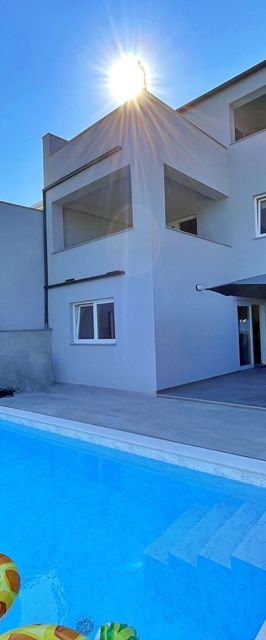 Apartments Bonum with Private Pool Silo