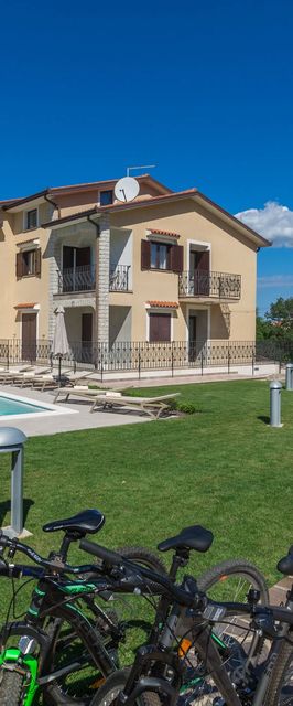 Apartment Mihael s bazenom i lijepo uređenim vrtom Mekiši kod Vižinade