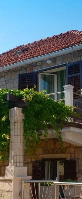 Apartment Zoran Postira