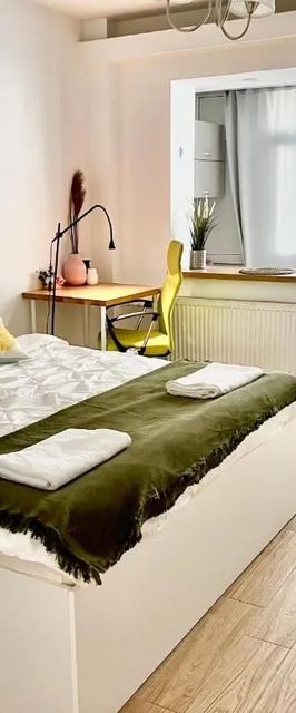 Stirbei - Victoriei Studio București