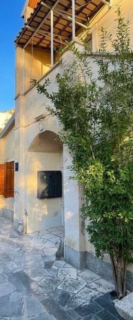 Apartmanok Parkolóhellyel Omis - 23914 Omiš