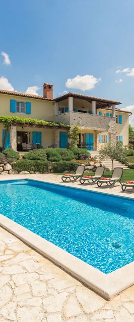 Villa Vista Azzurra s bazenom u zelenoj unutrašnjosti Istre Sveti Lovrec