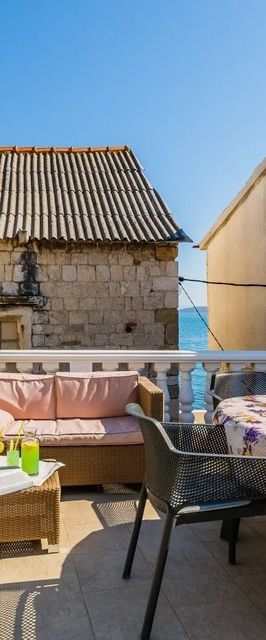 Apartments Villa Mirakul Kastel Novi