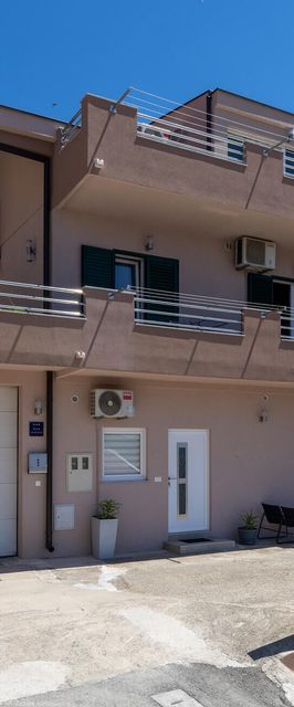 Apartman Ploče - CDR627