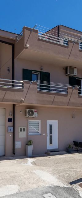 Apartman Ploče - CDR627