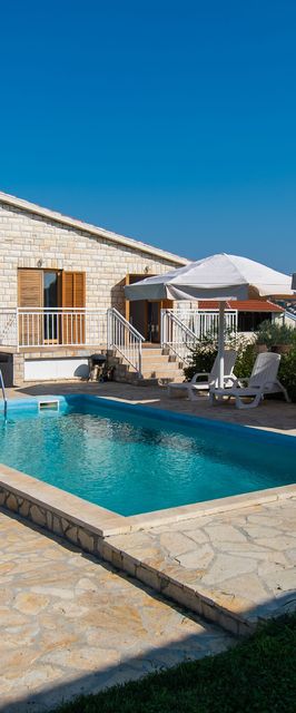 House Stone Curlew 4 Lišane Tinjske