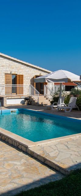 House Stone Curlew 4 Lišane Tinjske