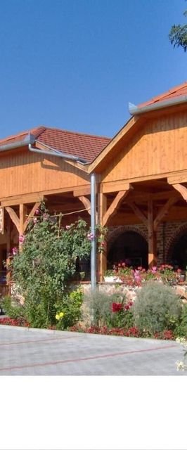 Kéktó Kemping és Faház Gyékényes