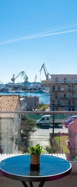 Apartment Lana Donji Seget