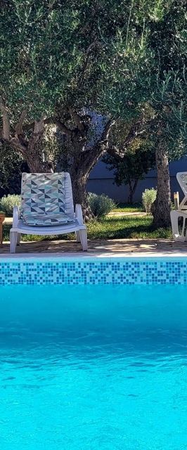 Apartment Olive shared pool Pirovac