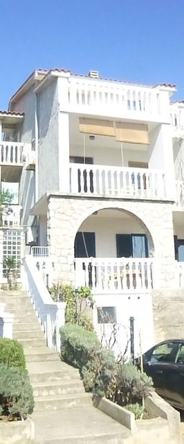 Apartmanok Parkolóhellyel Omisalj, Krk - 22474 Omišalj