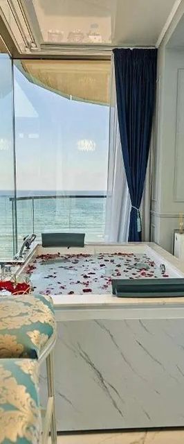 Apartament Luxury by the sea Mamaia