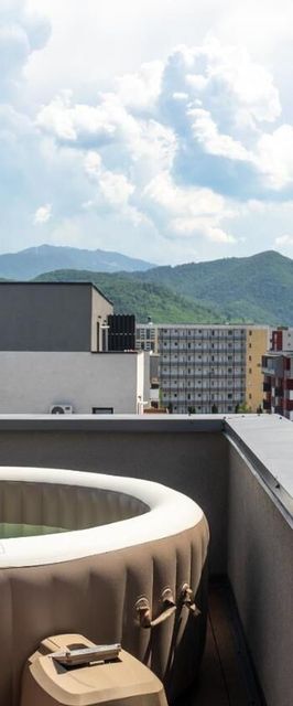 Skylark | Vancouver Penthouse - Jacuzzi & Panoramic View Brașov