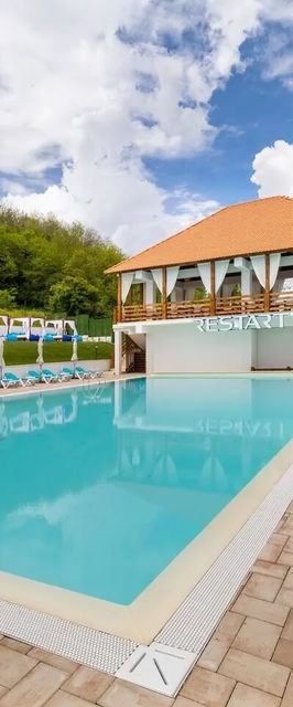 Cozy Family Retreat with Pool CA Micești