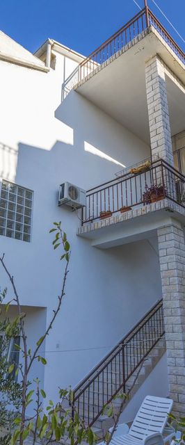 Apartments and Rooms Dotli Selce