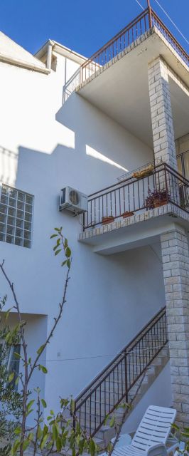 Apartments and Rooms Dotli Selce