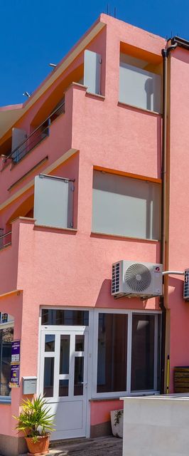 Apartments Juka Milna