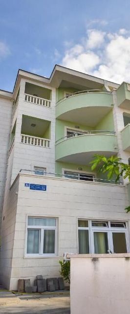 Apartments and Rooms Roso Makarska