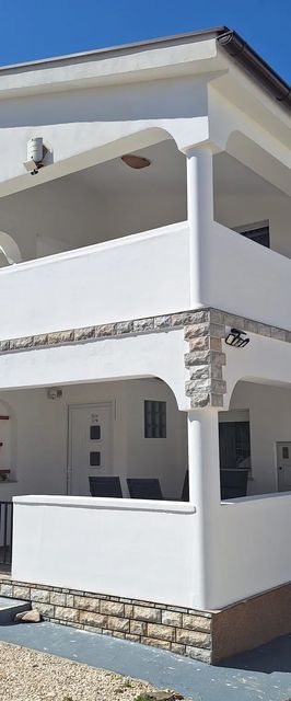 Apartments Suzana with Jacuzzi Razanac